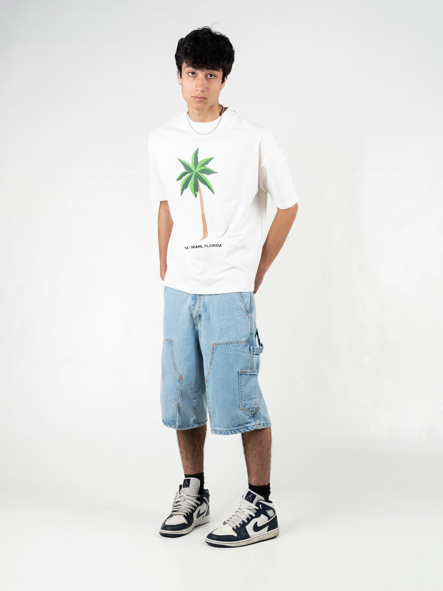 Tee Palm White