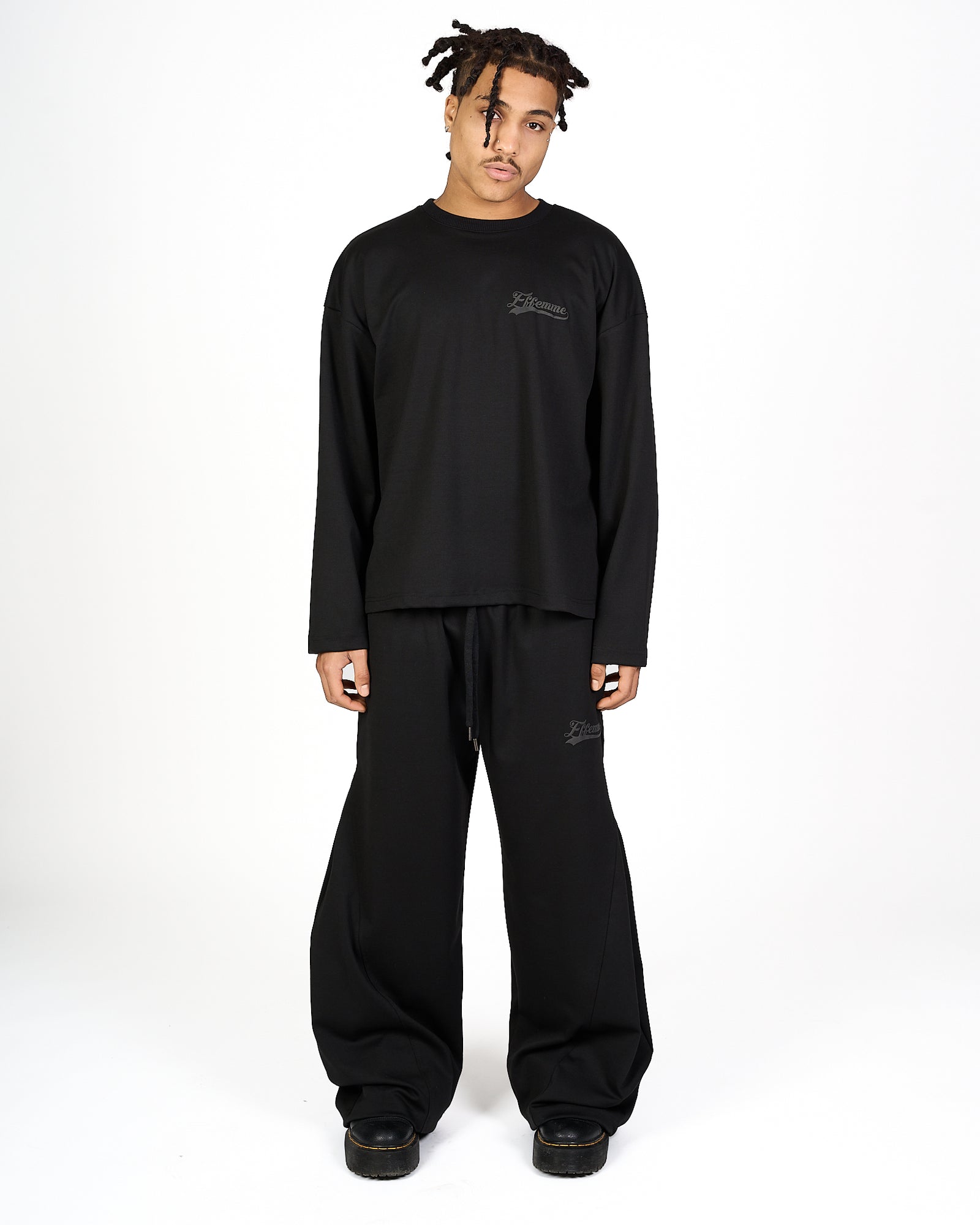 Crewneck Logo