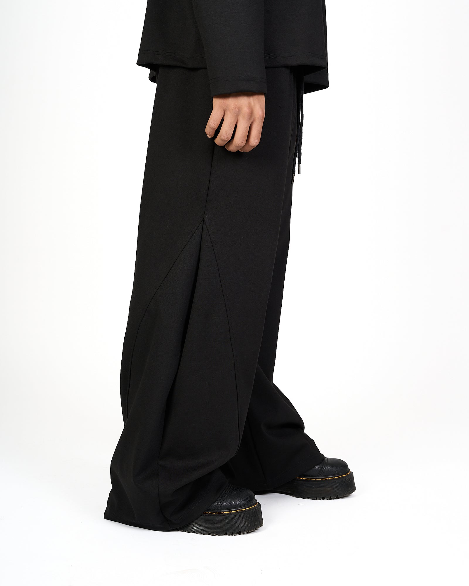 Pant Logo