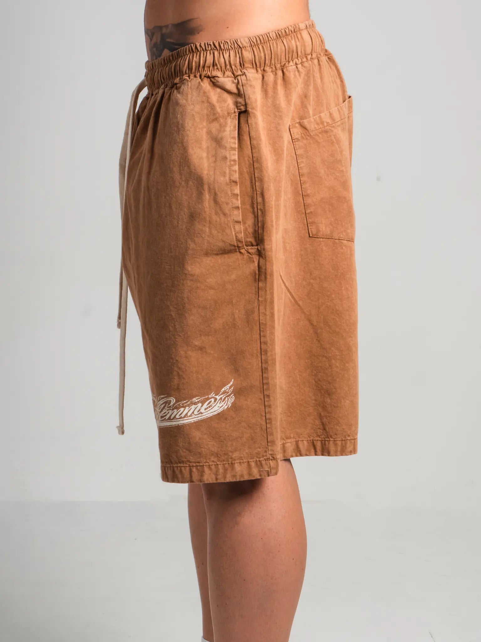SHORT LOVE POWER BROWN