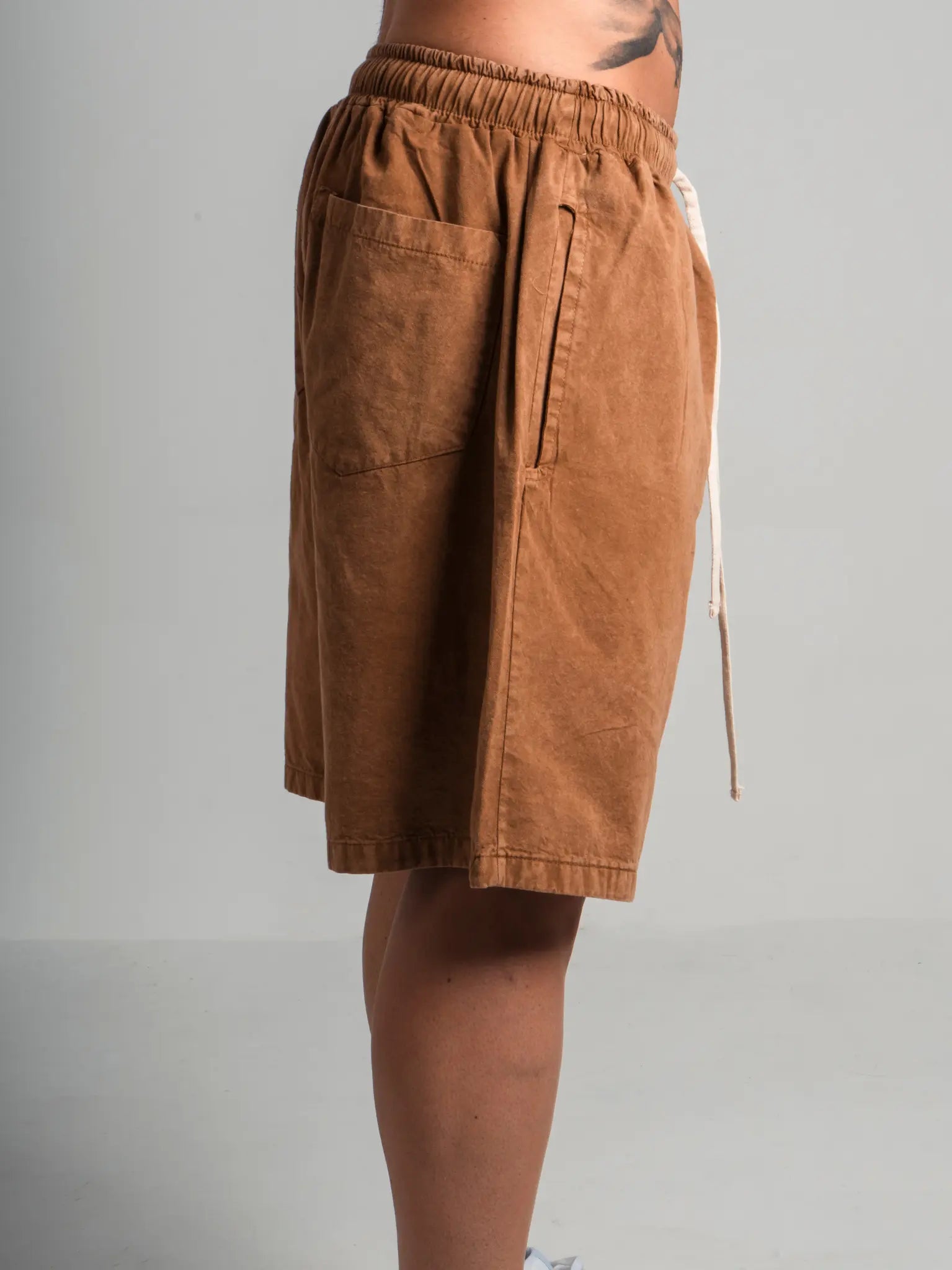 SHORT LOVE POWER BROWN