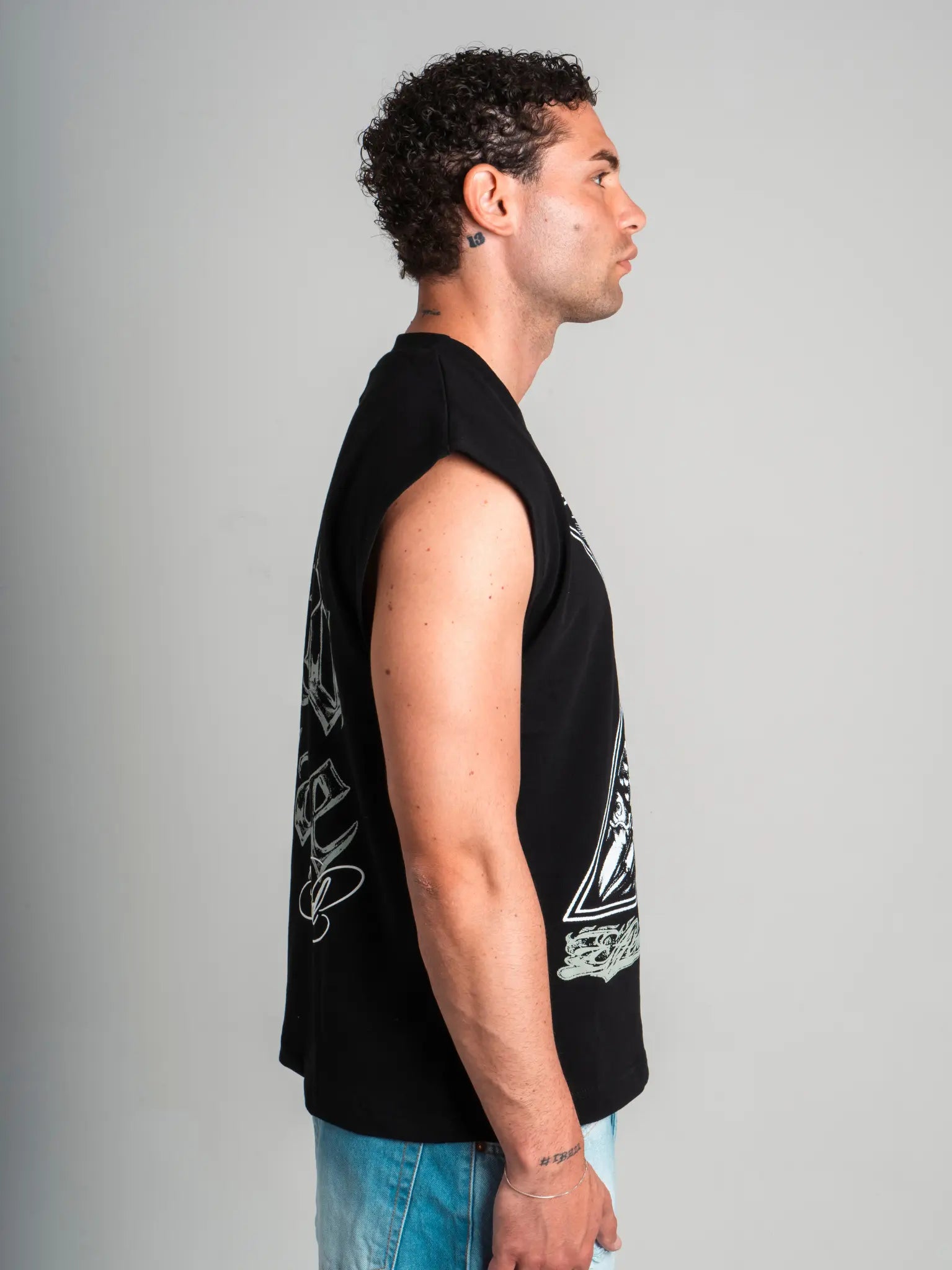 TANK K BLACK
