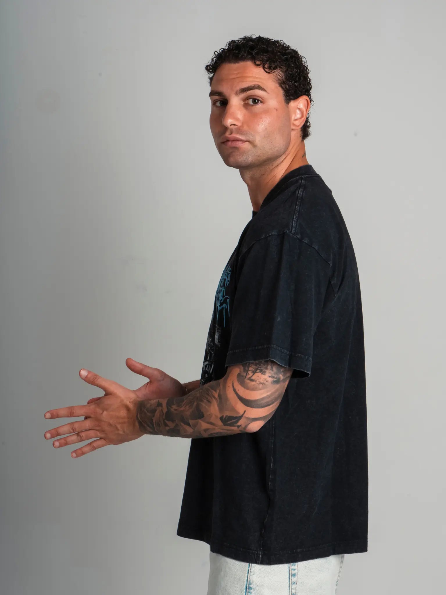 Tee Crowd Black