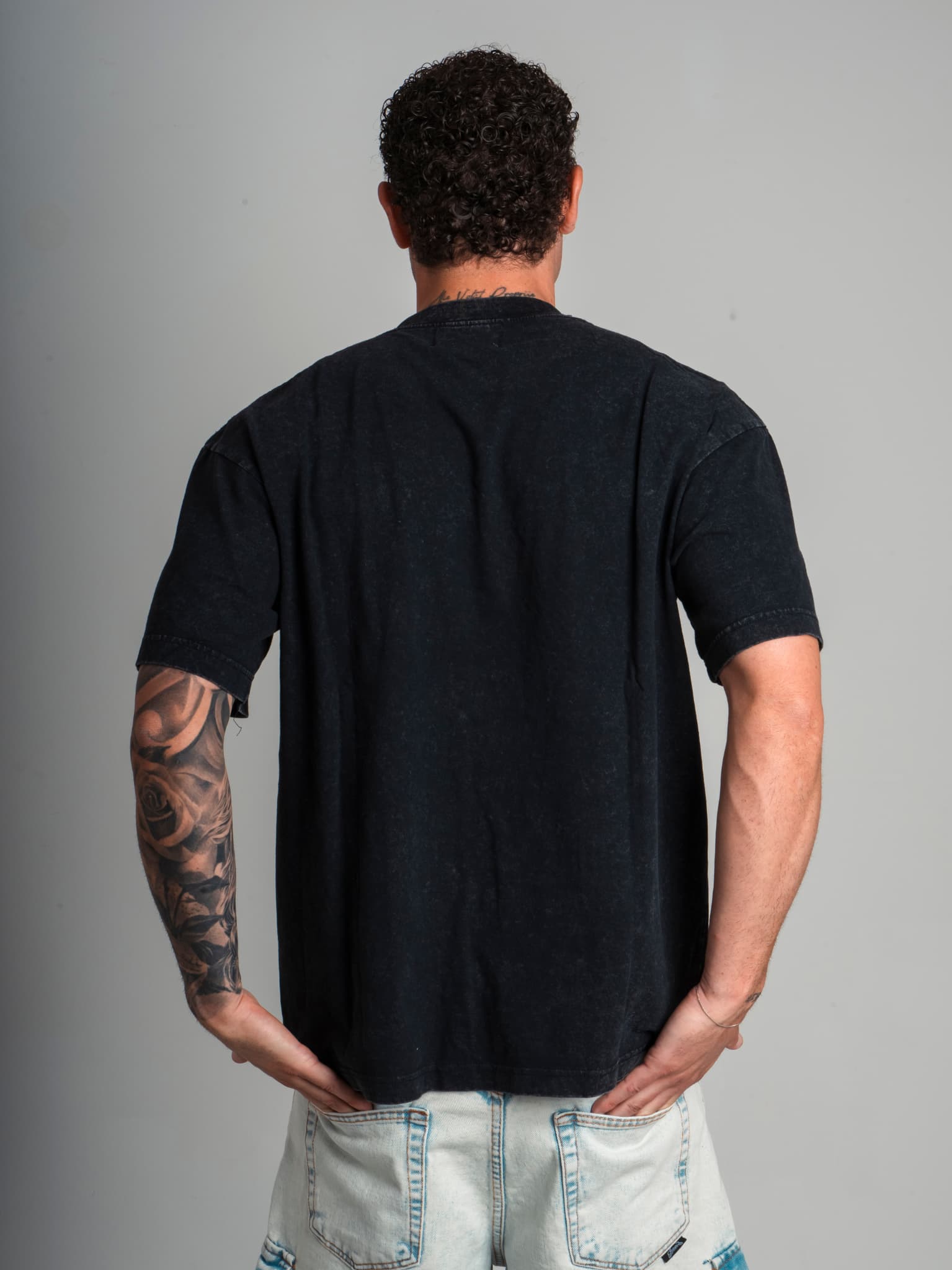 Tee Crowd Black