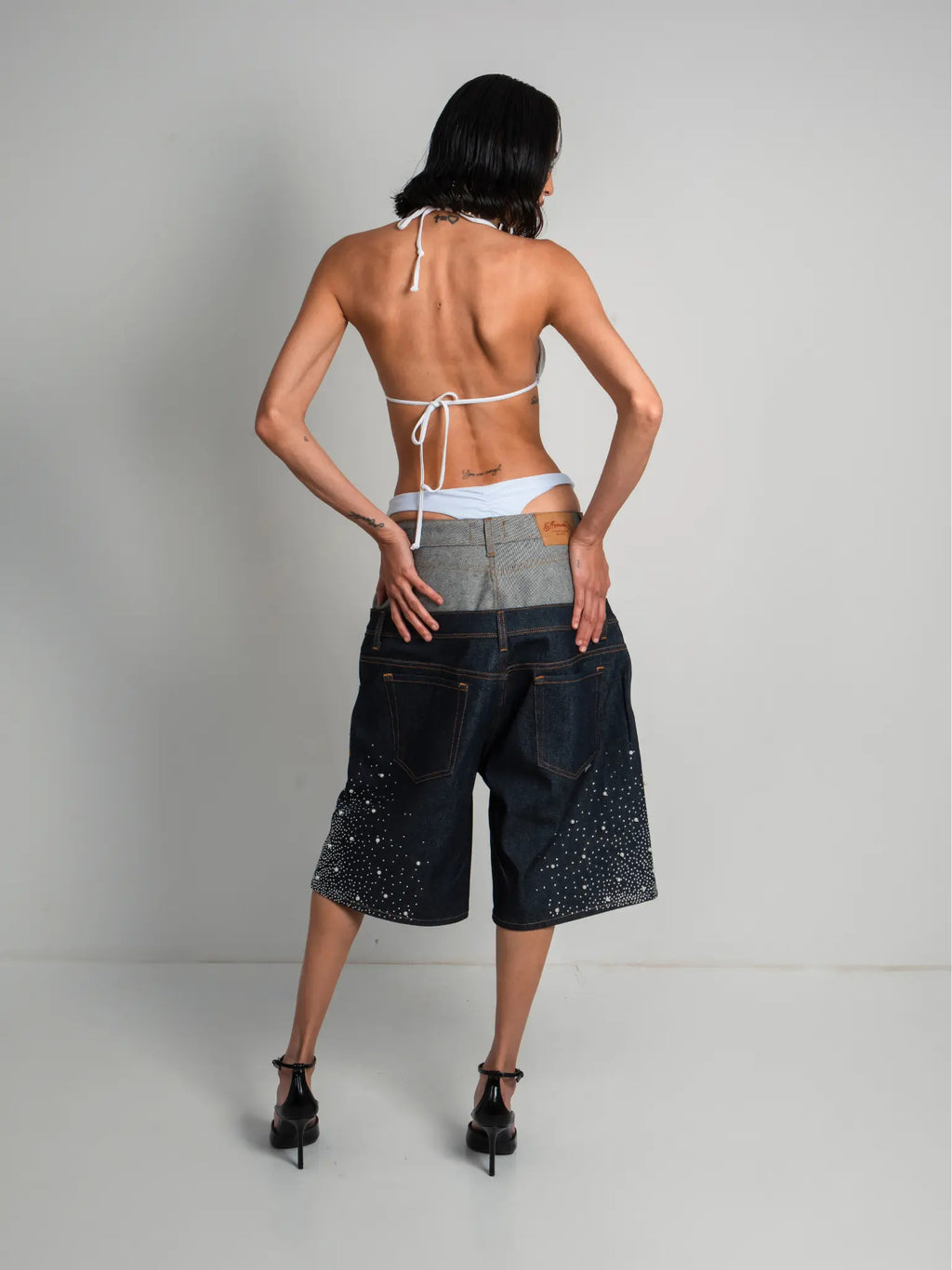 DENIM SHORT BELT PEARLED
